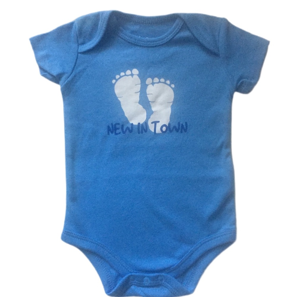 🆕 Onesie  3-6 month “New in Town” NWT